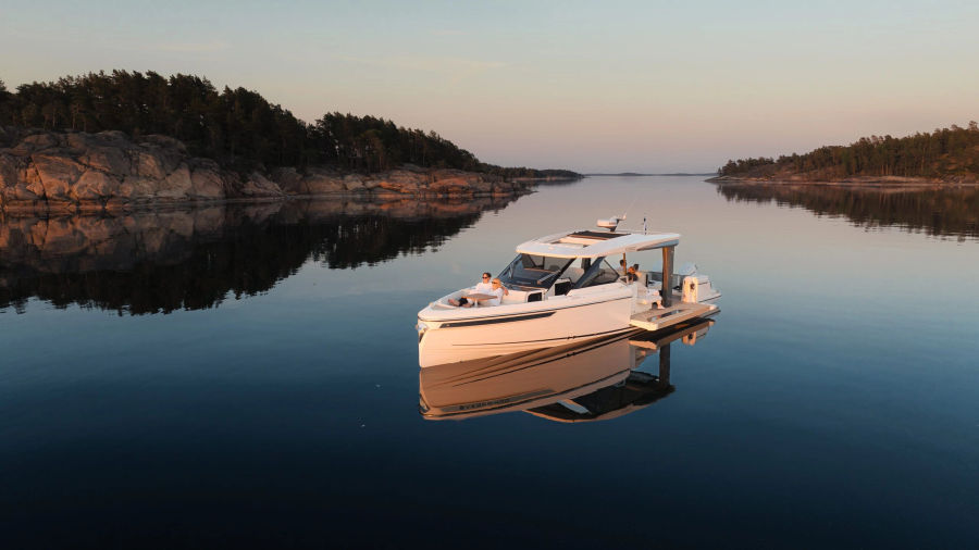 Experience an unforgettable Athens day cruise aboard the luxury Saxdor 400 GTO Golden Yachting and Sailing