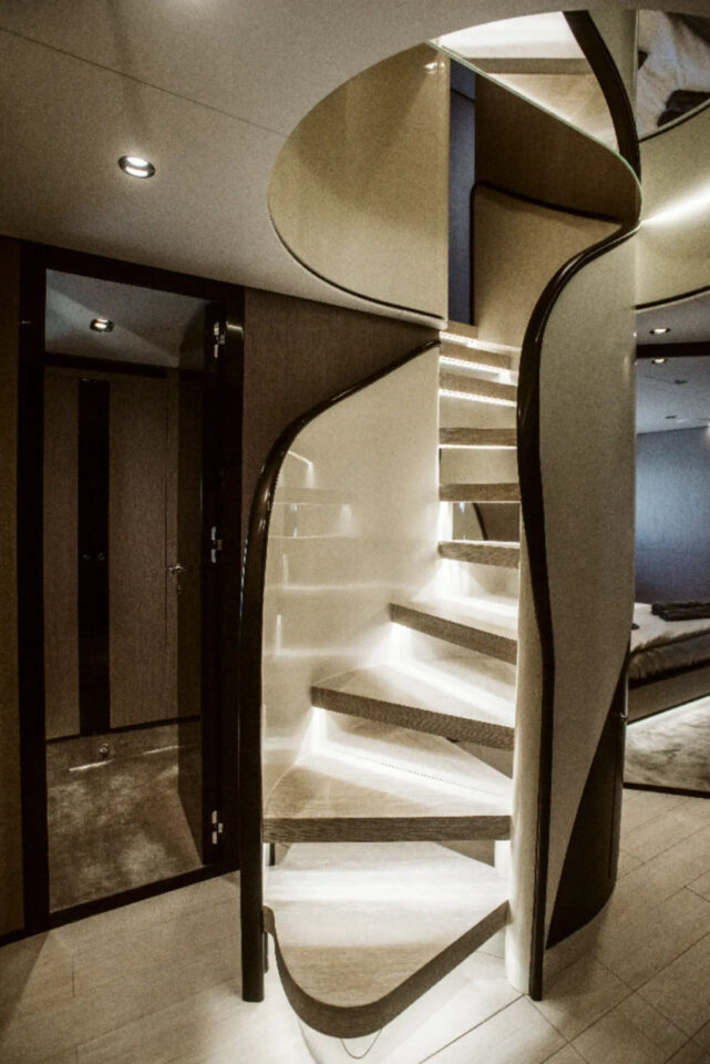 Azimut 90ft (Agio) chartering Luxury Motor Yacht Golden Yachting and Sailing