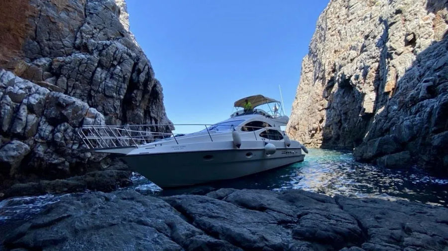 Private Yacht Cruise from Agios Nikolaos to Elounda & Spinalonga | Crete Daily Tour Azimut 42 Golden Yachting and Sailing