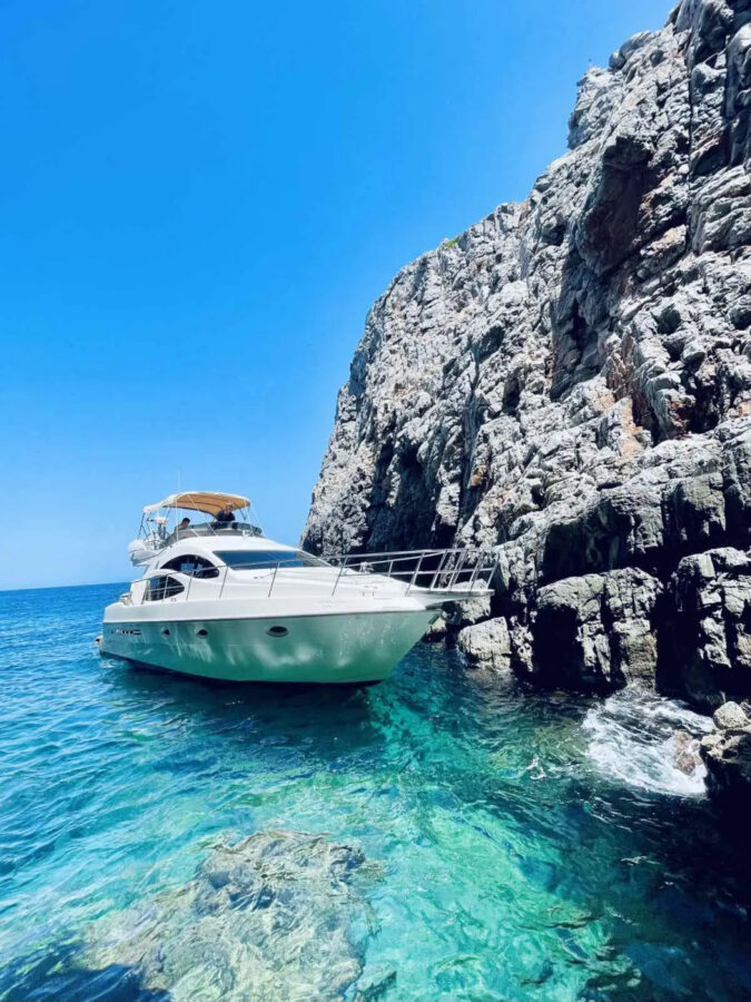 Private Yacht Cruise from Agios Nikolaos to Elounda & Spinalonga | Crete Daily Tour Azimut 42 Golden Yachting and Sailing