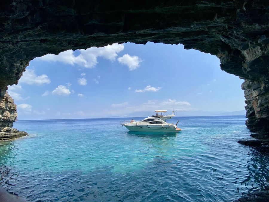 Private Yacht Cruise from Agios Nikolaos to Elounda & Spinalonga | Crete Daily Tour Azimut 42 Golden Yachting and Sailing