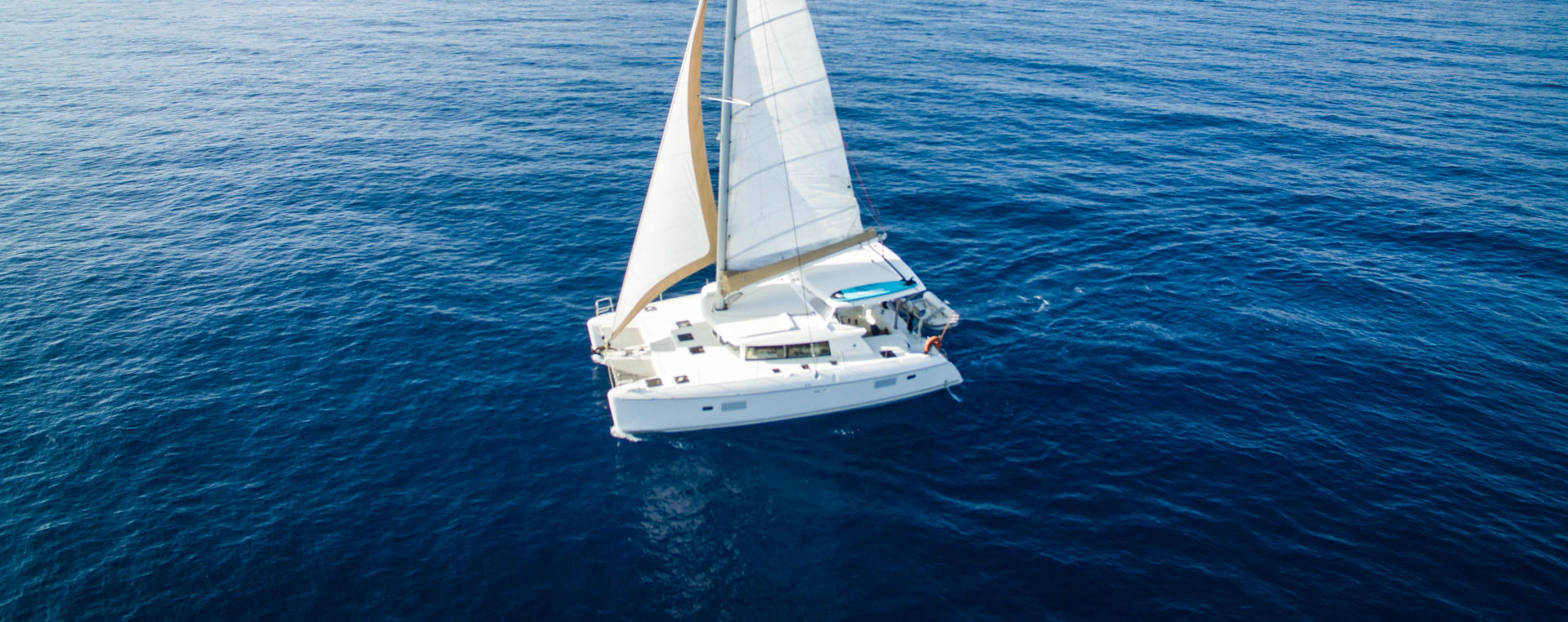 Lagoon_420_Golden_Yachting_and_Sailing.webp