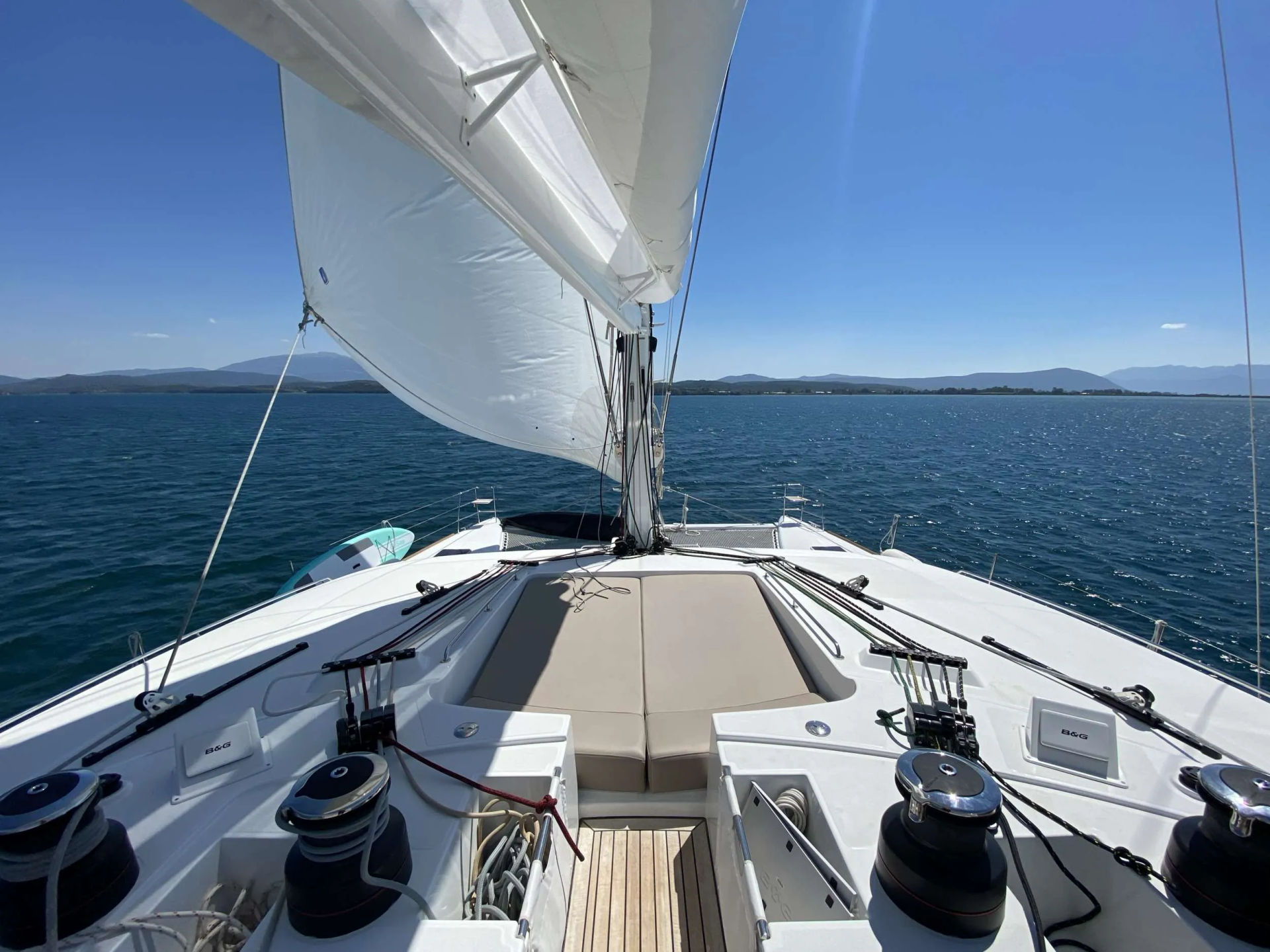 Lagoon_620_Essence_Grace_Golden_Yachting_and_Sailing_Charter_2.webp