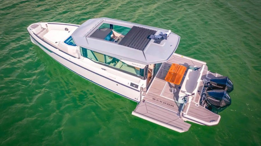 Luxury Motor Yacht Cruise in Athens Riviera or Aegina Island with a Saxdor 32C GTO Golden Yachting and Sailing