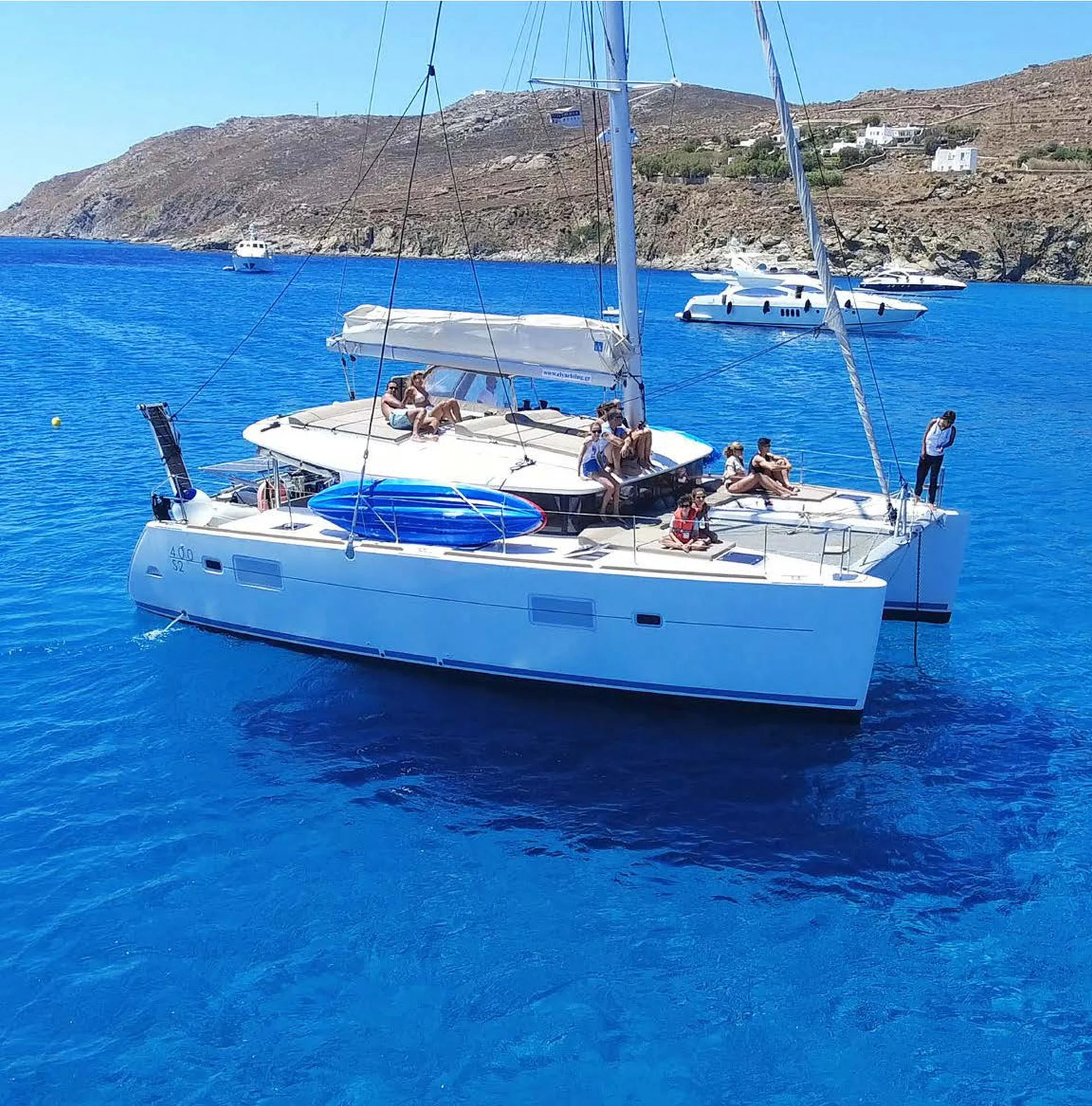 Mykonos_Lagoon_420_catamaran_Golden_Yachting_and_Sailing_5.webp