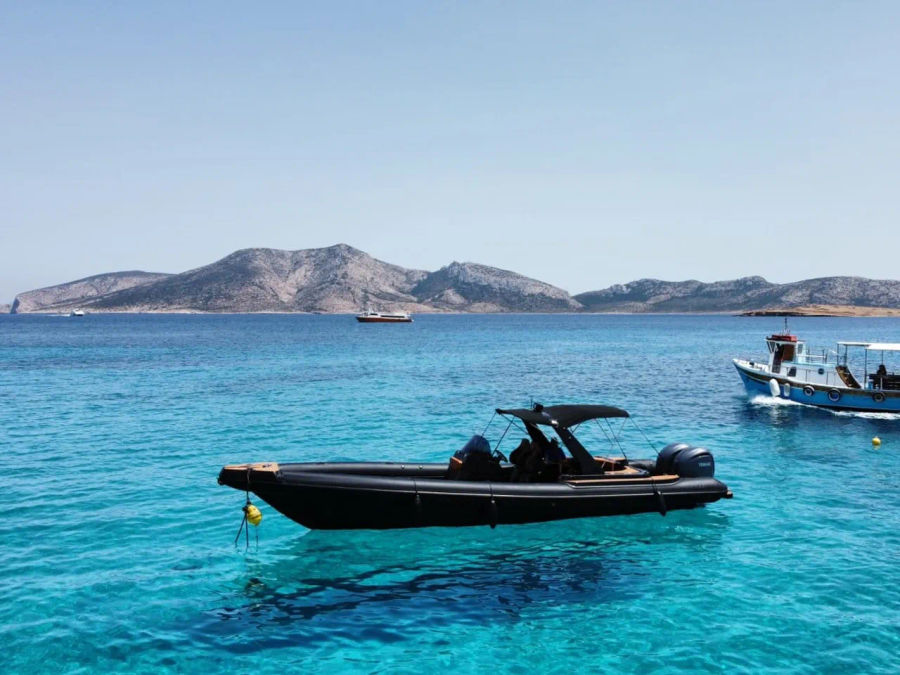 Mykonos_rib_sea_transfer_from_Kalafatis_Beach_to_Skorpios_Beach_Club_Golden_Yachting_and_Sailing_3.webp