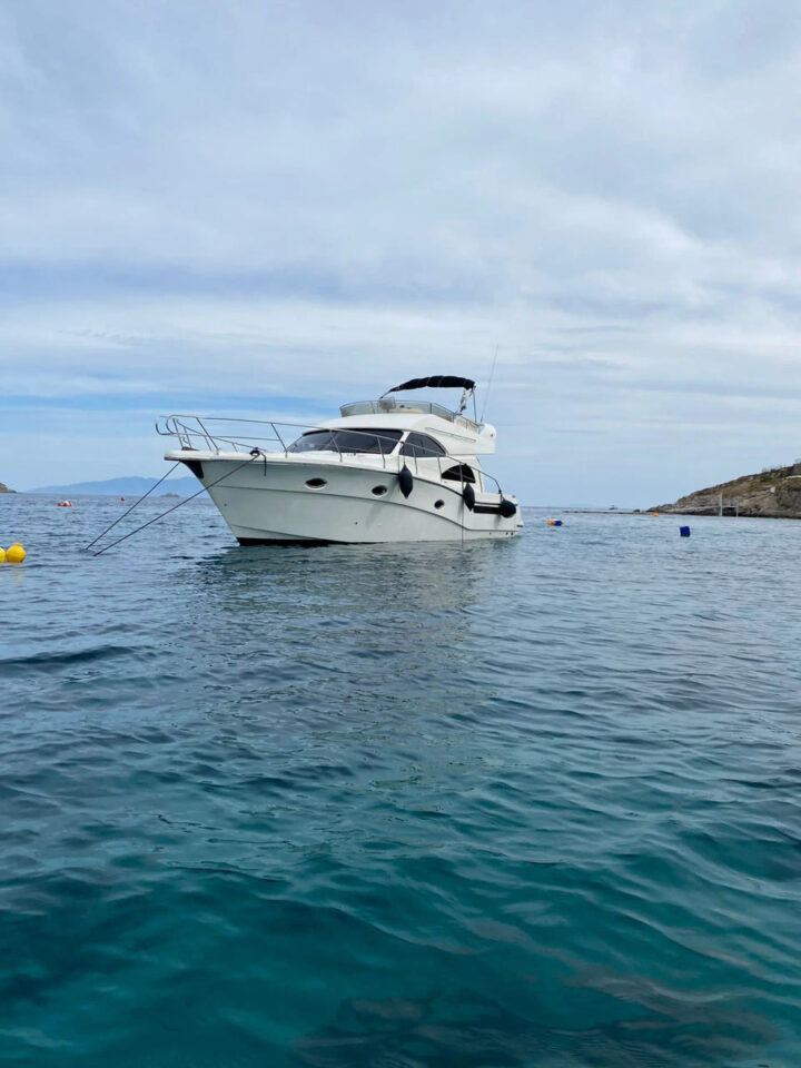 Mykonos Private Luxury Cruise/Tour with a motor yacht Rodman 43ft Golden Yachting and Sailing