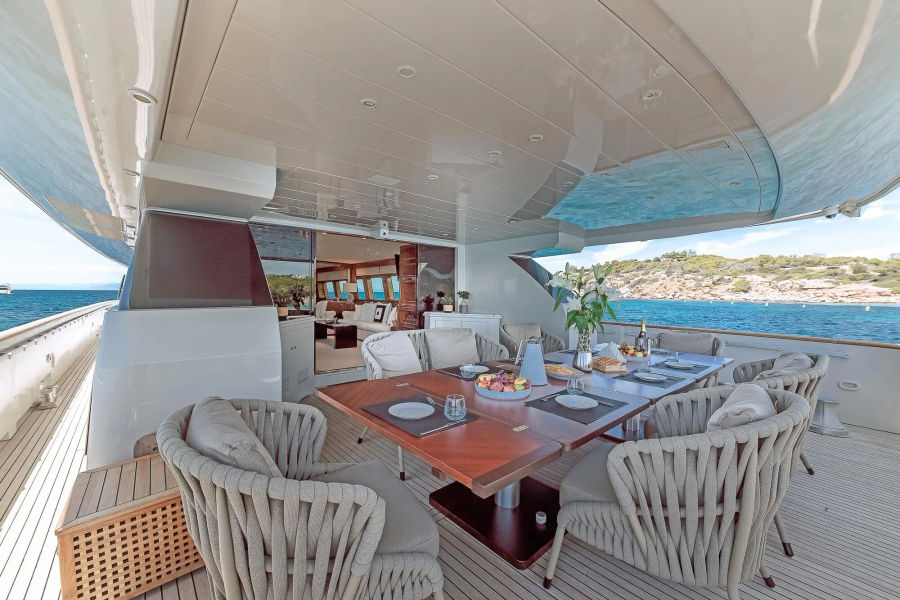 imgi_40_Theion-Baglietto-30.50m-Parsifal-Yachting-Charter-CA-33.webp