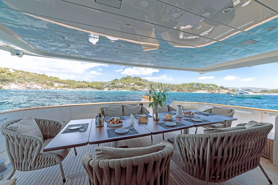 imgi_41_Theion-Baglietto-30.50m-Parsifal-Yachting-Charter-CA-34.webp