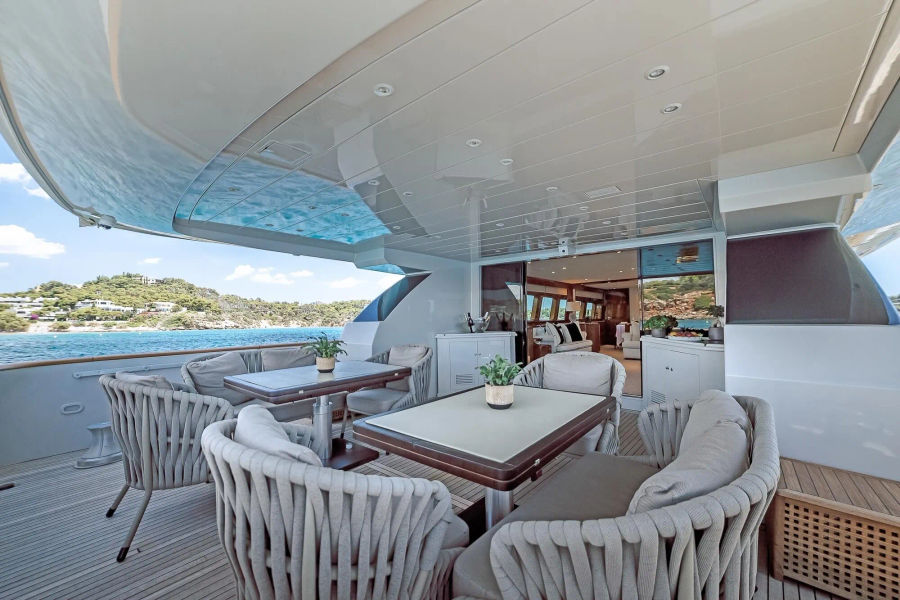 imgi_42_Theion-Baglietto-30.50m-Parsifal-Yachting-Charter-CA-35.webp