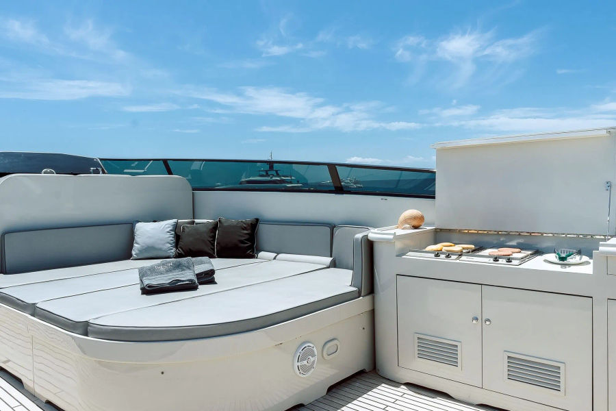 imgi_47_Theion-Baglietto-30.50m-Parsifal-Yachting-Charter-CA-40.webp