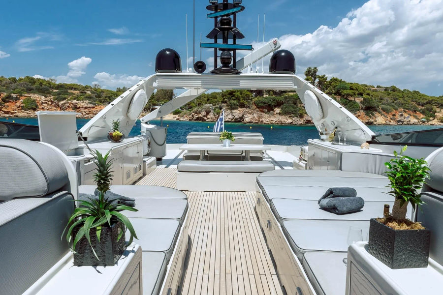 imgi_49_Theion-Baglietto-30.50m-Parsifal-Yachting-Charter-CA-42.webp