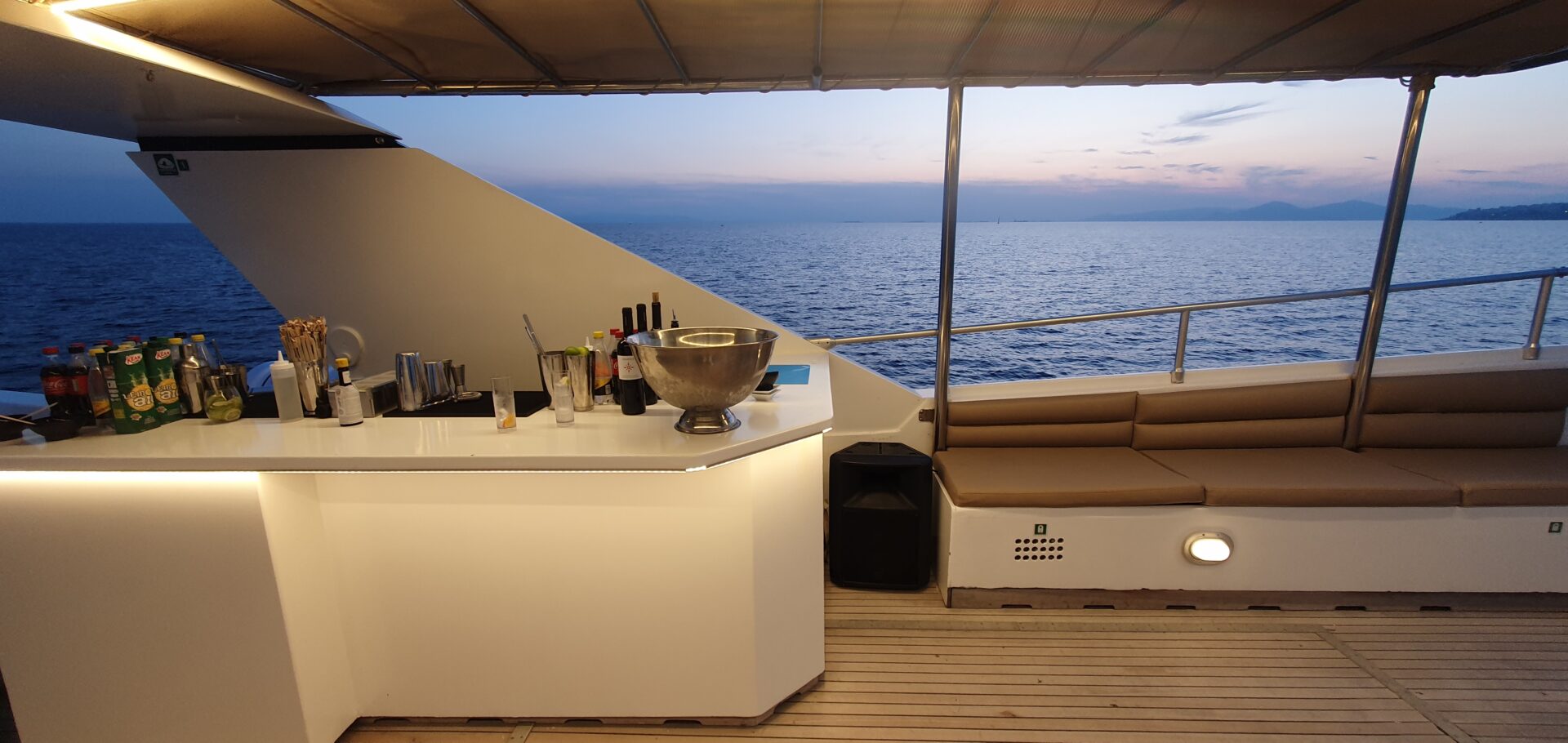 tecnomarine_92_Party_on_board_golden_yachting_and_sailing