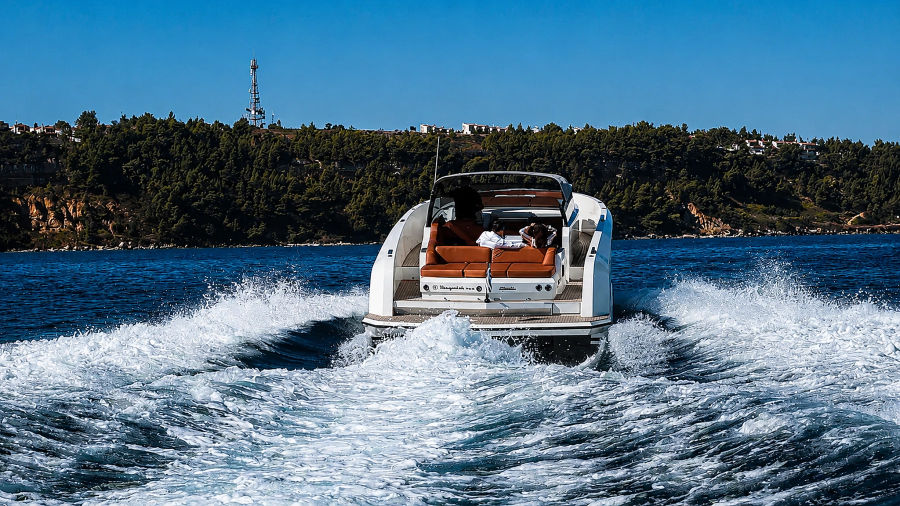 yacht_enhanced_2k_03.webp